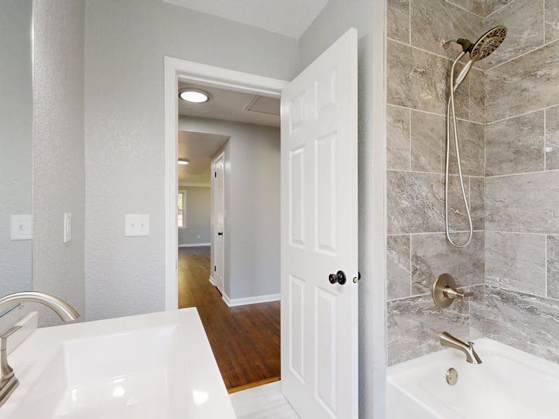 Primary bath retreat